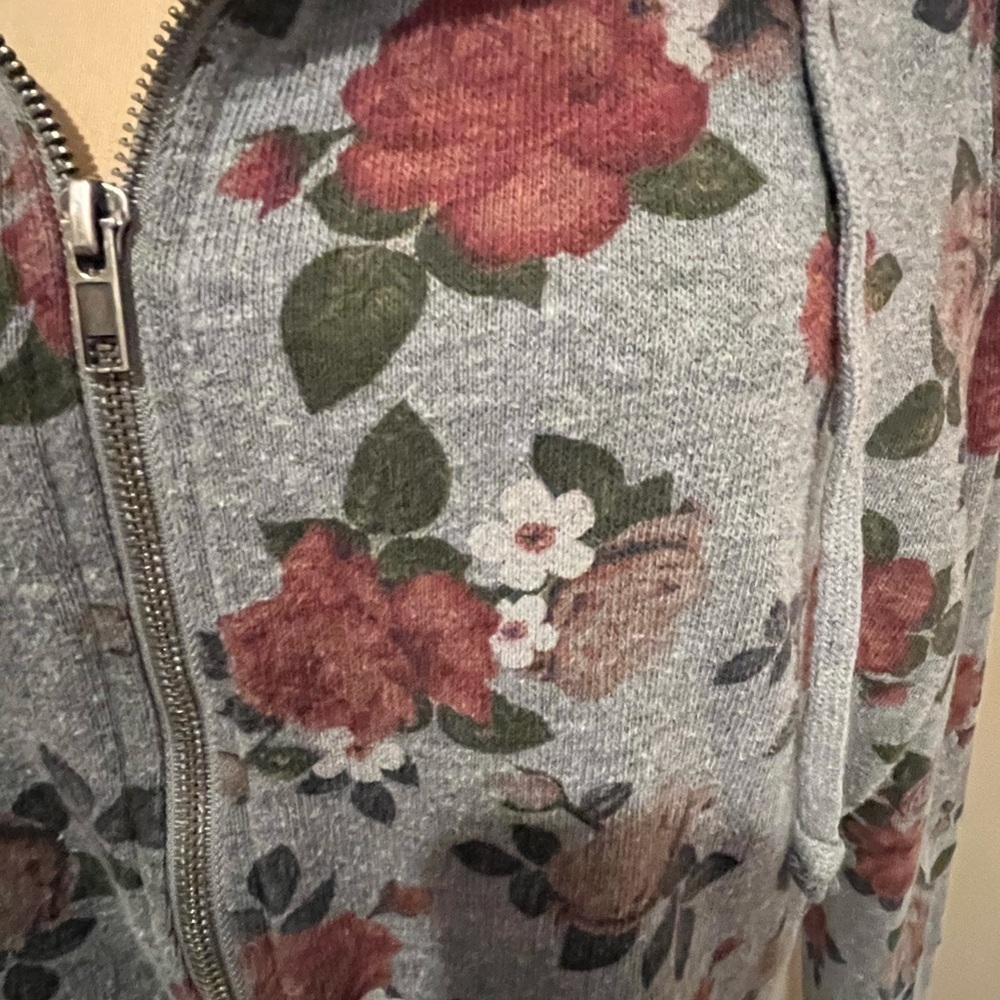 Torrid Grey & Floral Zip Front Cropped Hoodie, size 2X - Picture 5 of 9